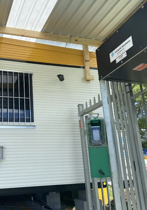 Motionviewer-camera-installed-adjacent-to-site-shed-compound-entrance-Bulldogs-centre-of-excellence-construction-in-Belmore